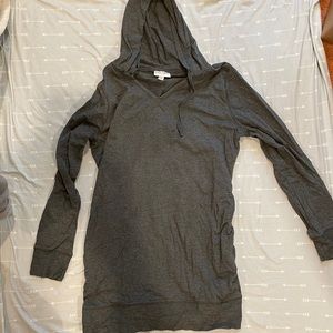 Liz Lange Maternity sweatshirt